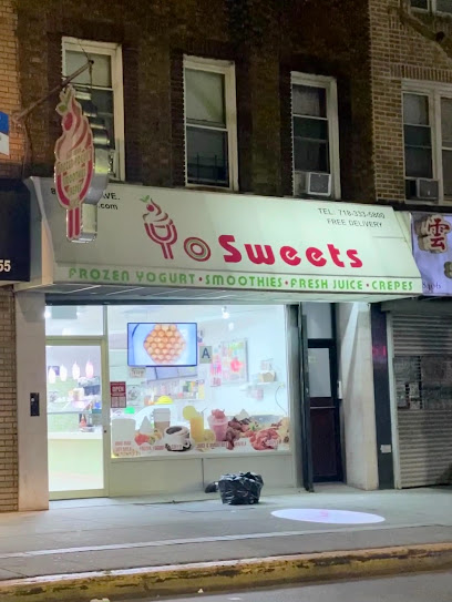 At Yo Sweets: real frozen yogurt photos